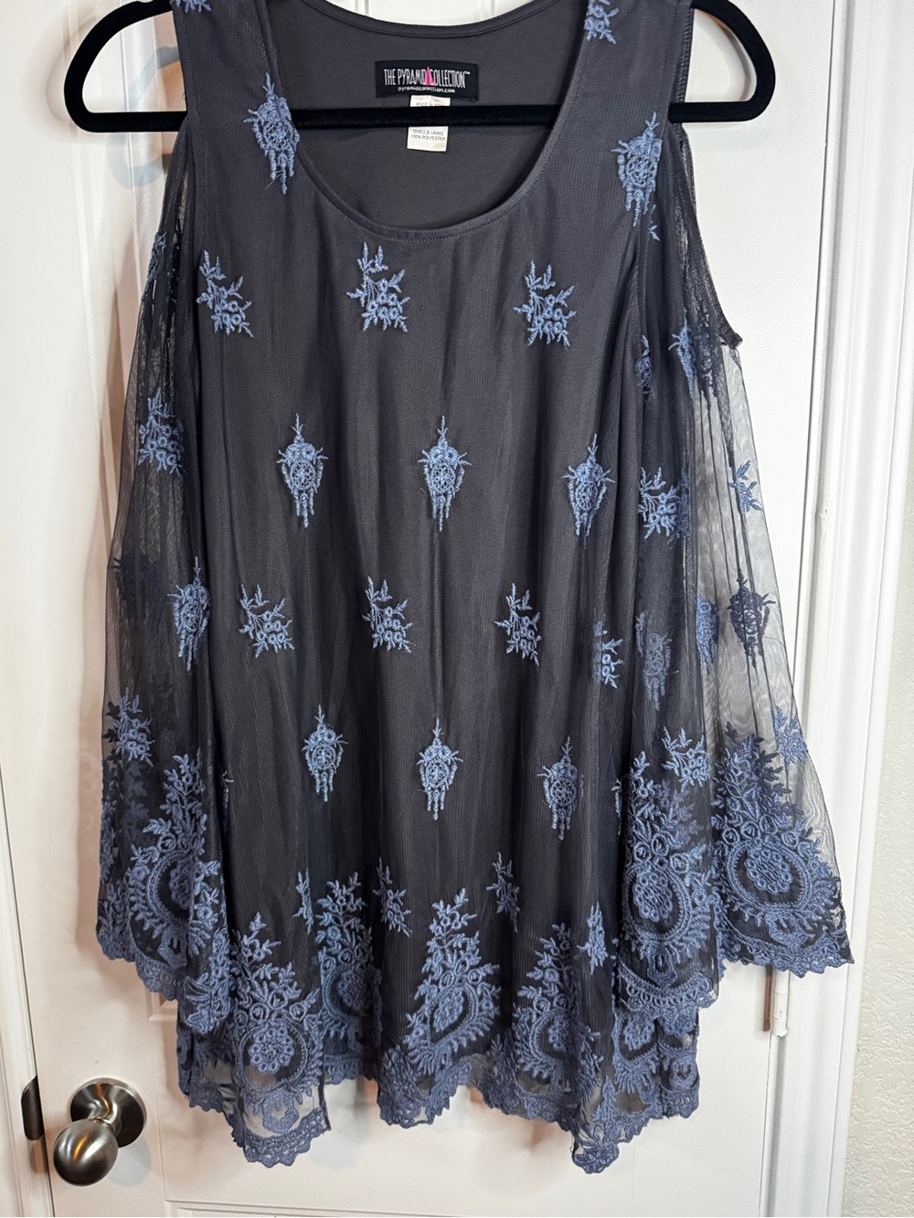 Pyramid Collection Blouse Women L Black Blue Embroidered Mesh Cold Shoulder Boho